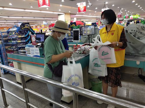 爭做志愿服務先行軍，吹響宣傳咨詢沖鋒號